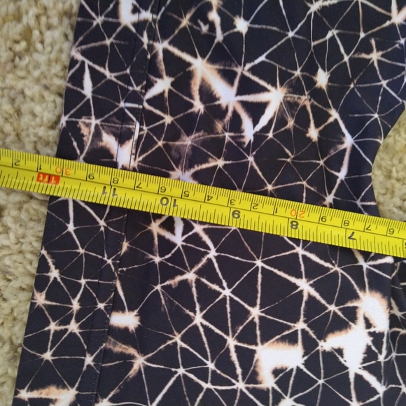 Lululemon Sports Bra - Picture 7 of 8